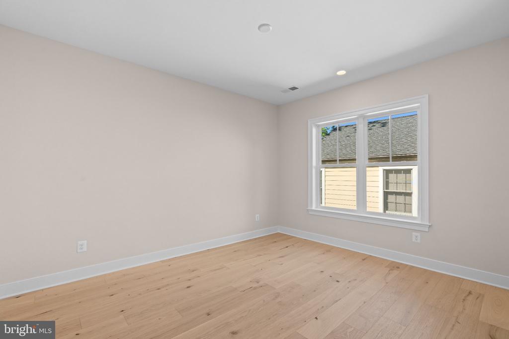 5104 FAIRGLEN LANE