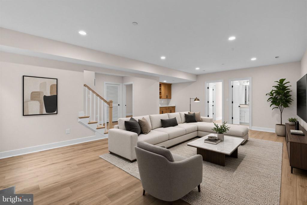5104 FAIRGLEN LANE