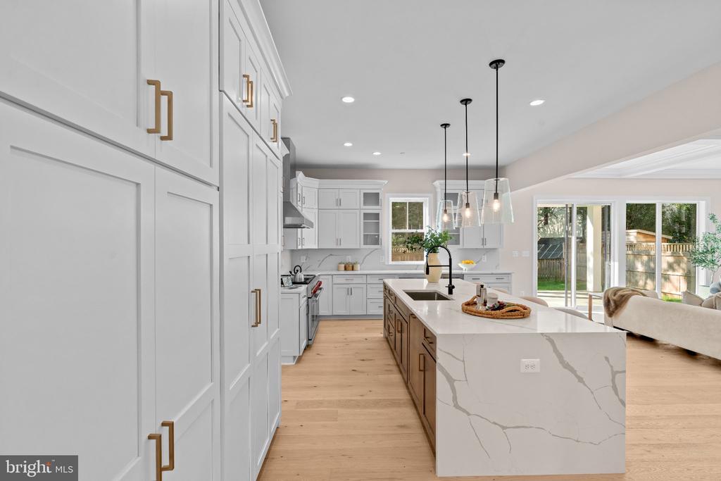 5104 FAIRGLEN LANE