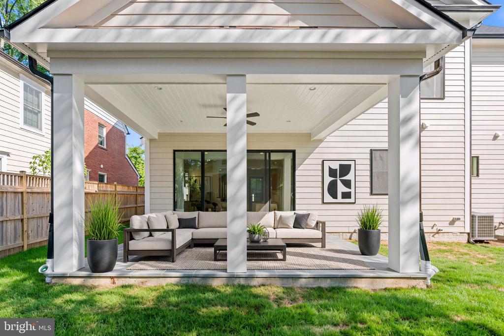 5104 FAIRGLEN LANE