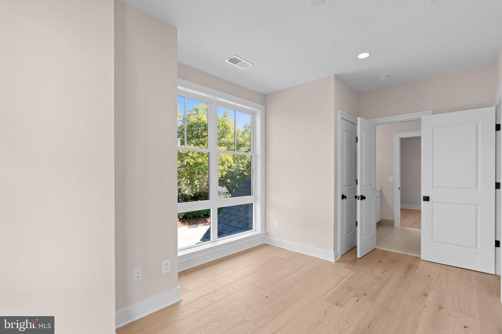 5104 FAIRGLEN LANE