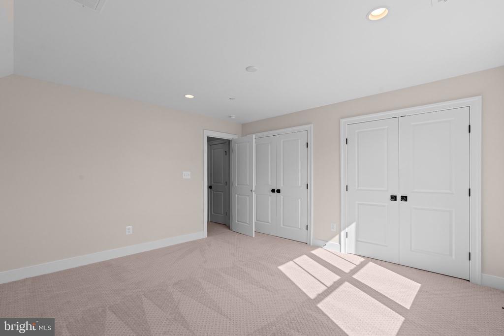 5104 FAIRGLEN LANE