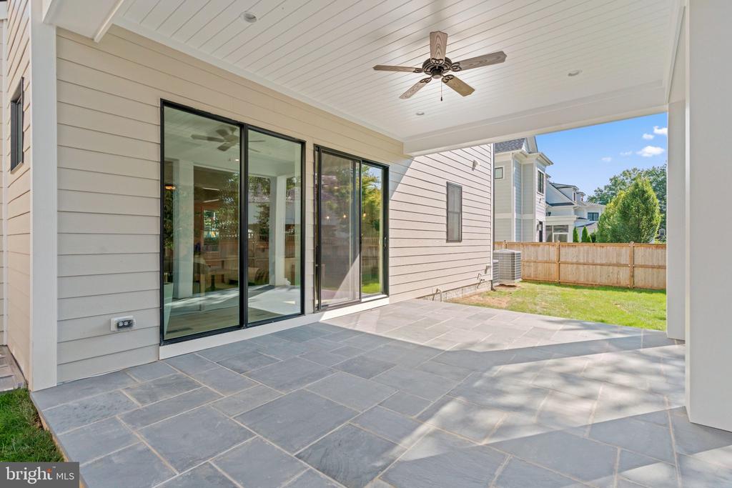 5104 FAIRGLEN LANE