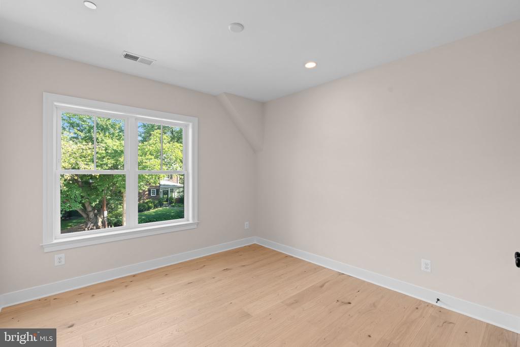 5104 FAIRGLEN LANE