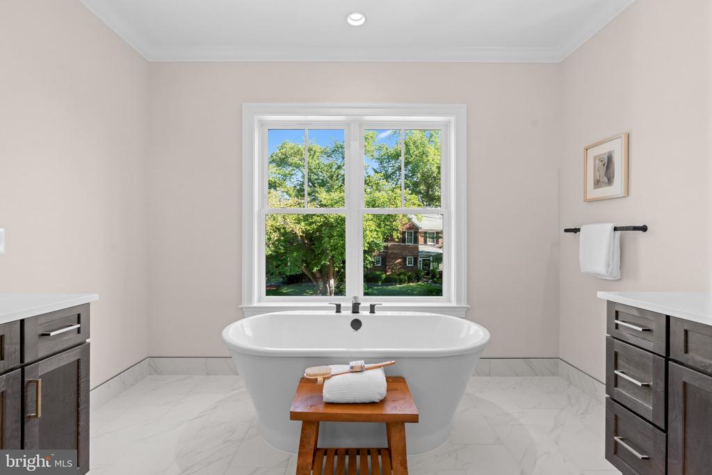 5104 FAIRGLEN LANE