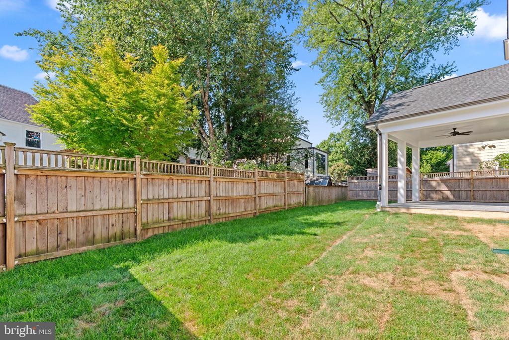 5104 FAIRGLEN LANE