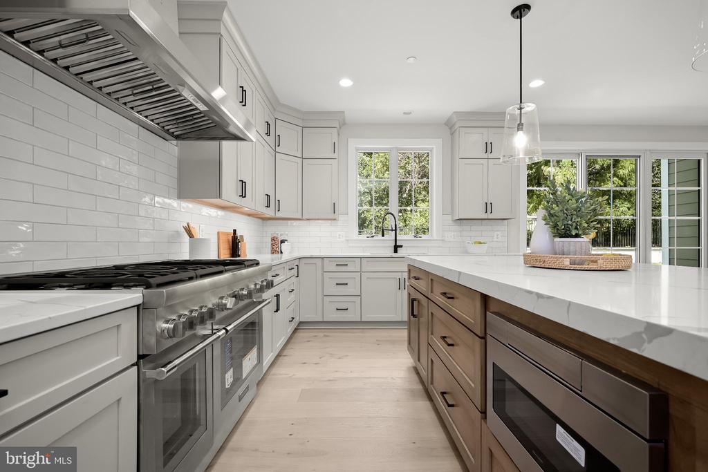 5104 FAIRGLEN LANE