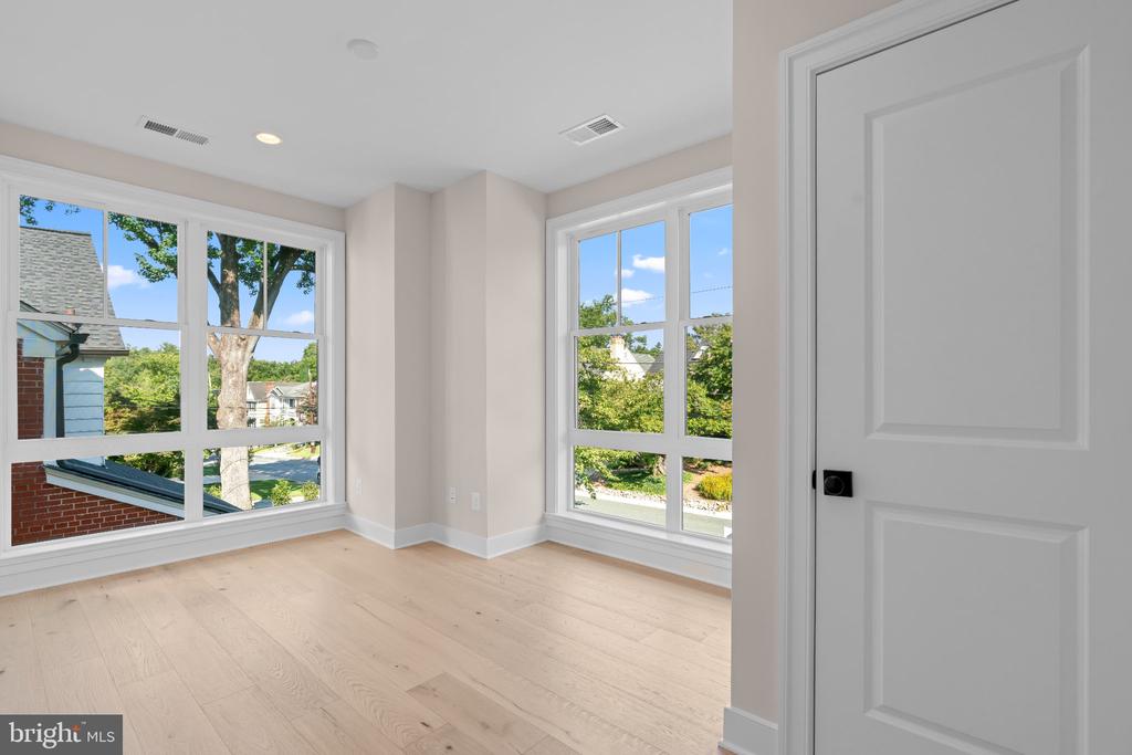 5104 FAIRGLEN LANE