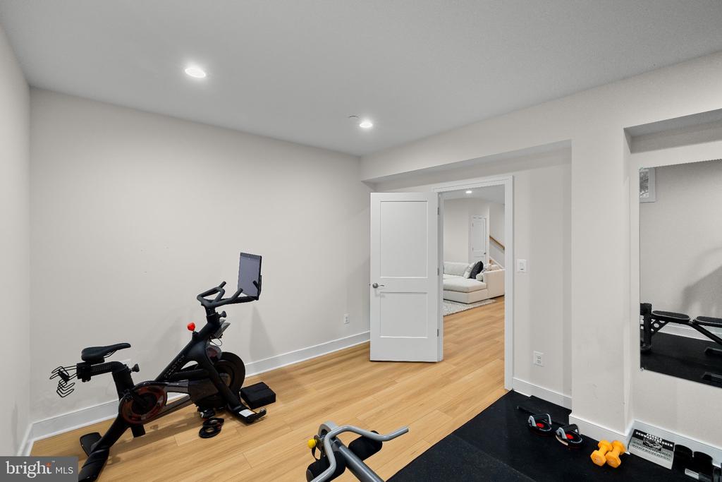 9501 WILDOAK DRIVE