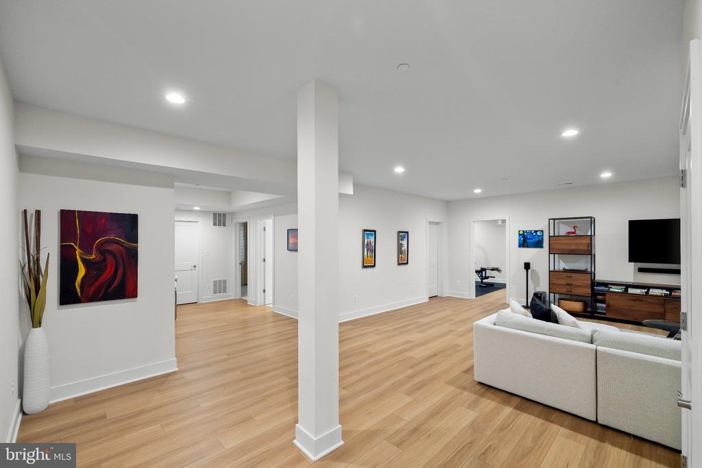 9501 WILDOAK DRIVE