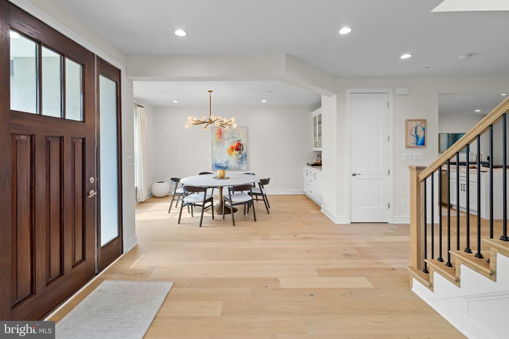 9501 WILDOAK DRIVE
