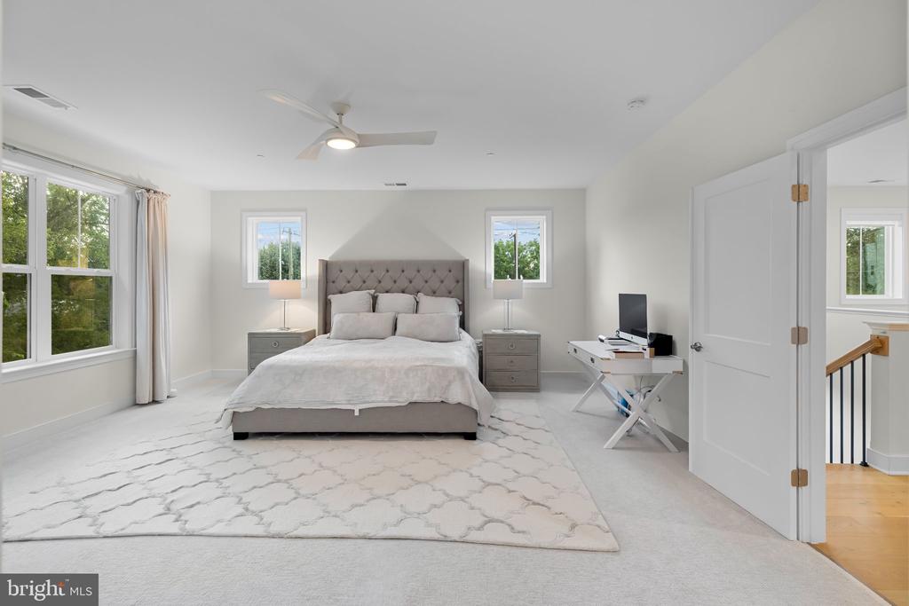 9501 WILDOAK DRIVE