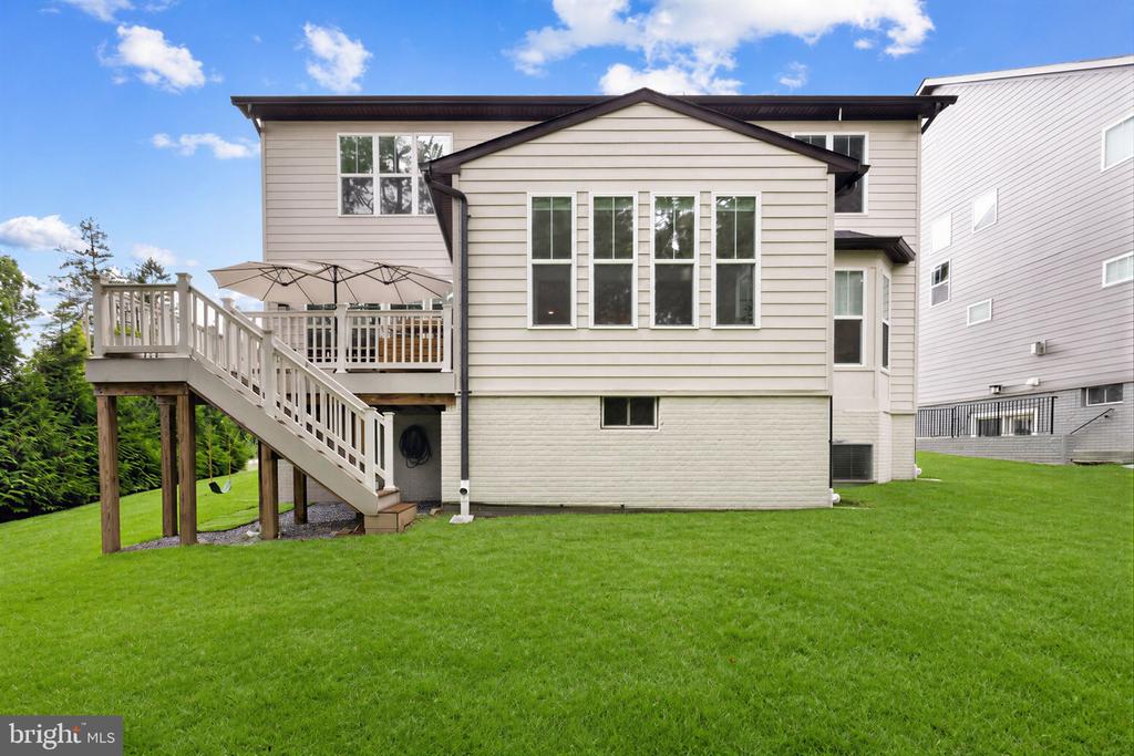 9501 WILDOAK DRIVE