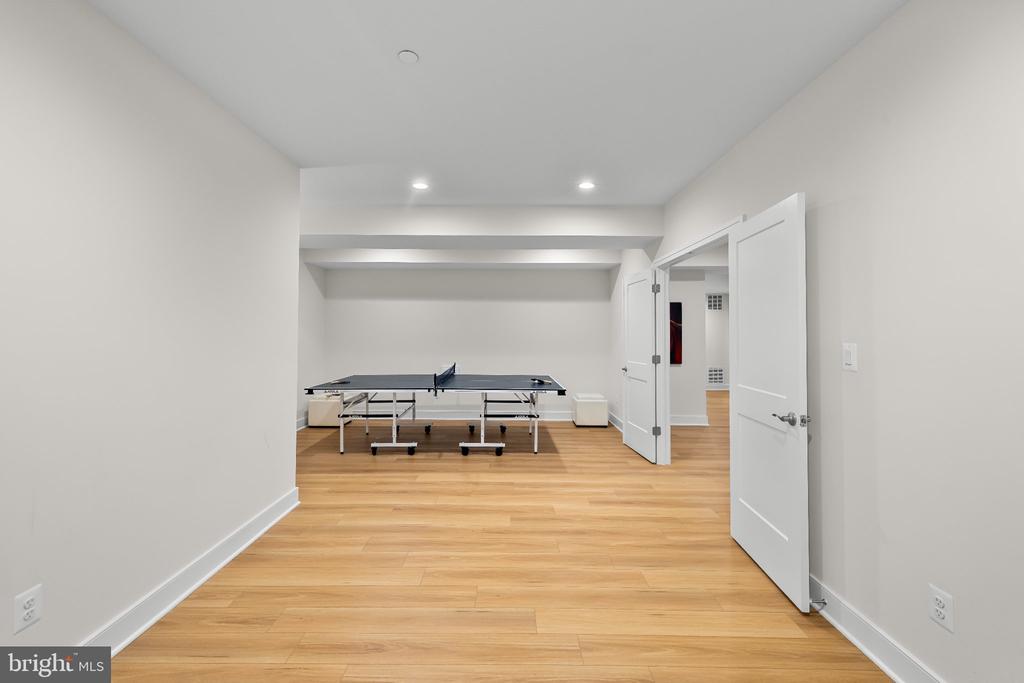 9501 WILDOAK DRIVE