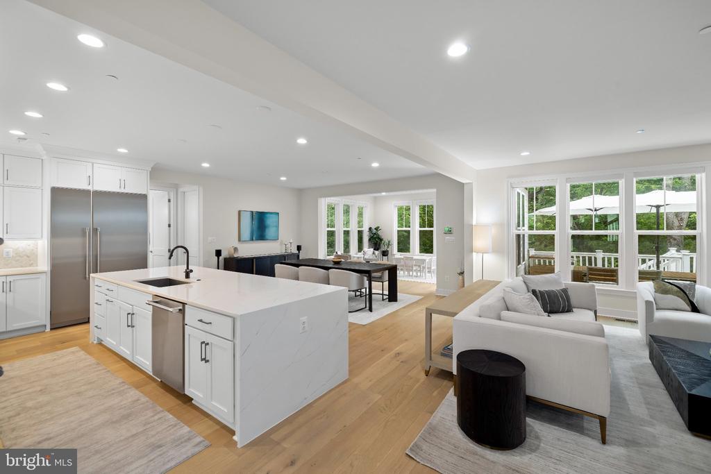 9501 WILDOAK DRIVE