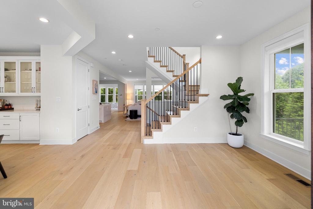 9501 WILDOAK DRIVE
