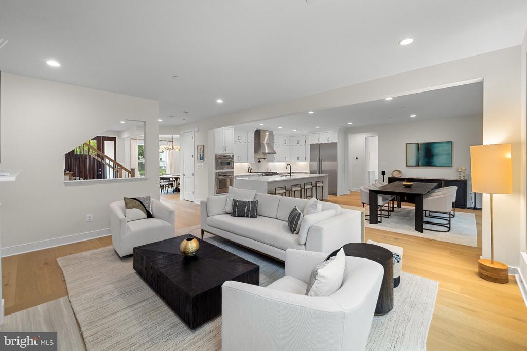 9501 WILDOAK DRIVE