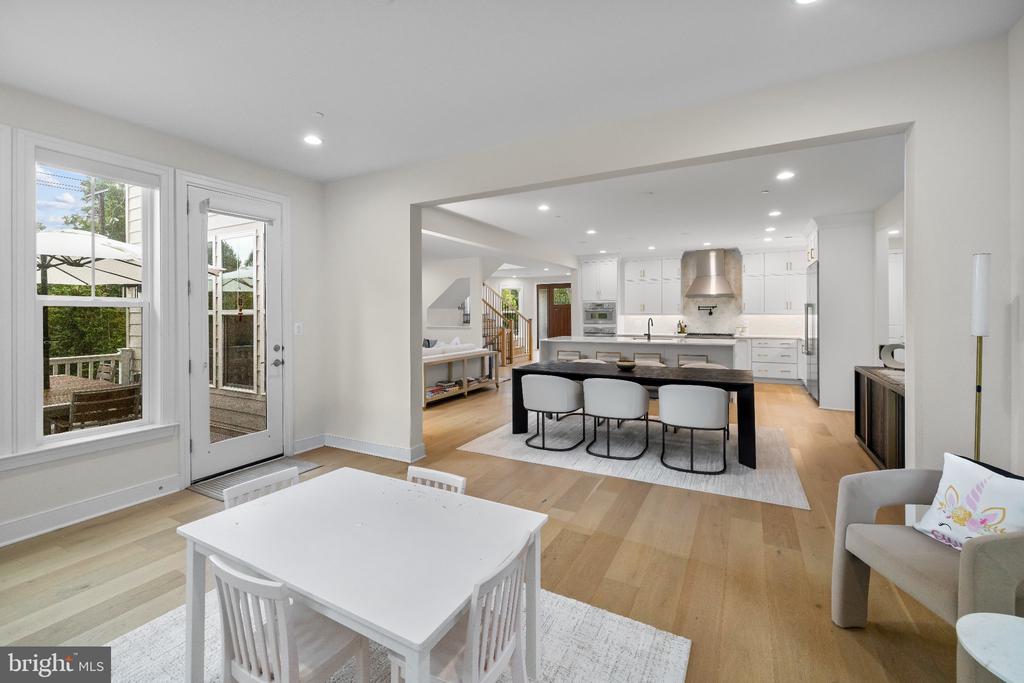 9501 WILDOAK DRIVE