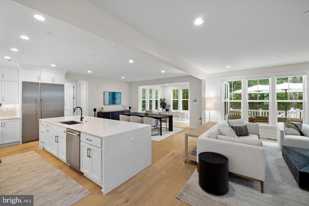 9501 WILDOAK DRIVE