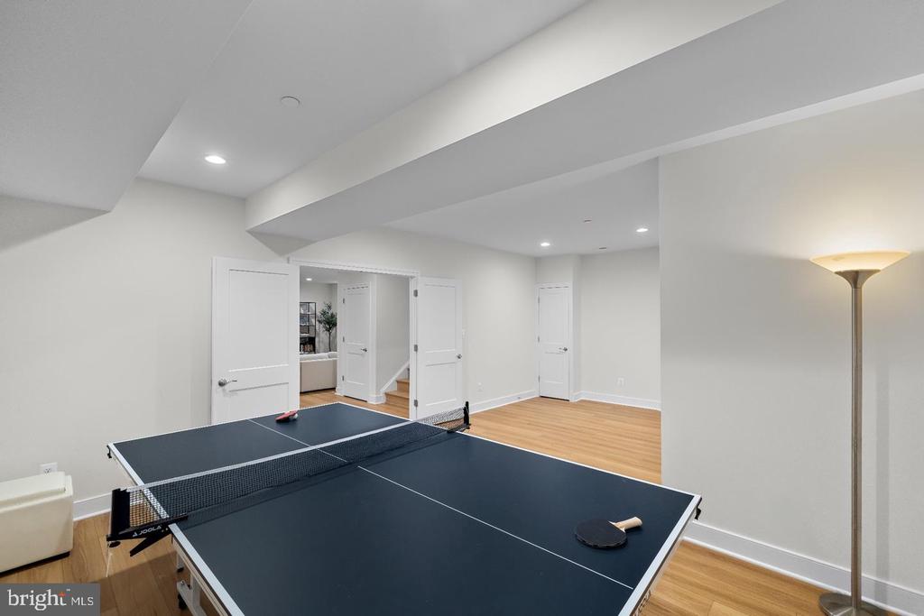9501 WILDOAK DRIVE