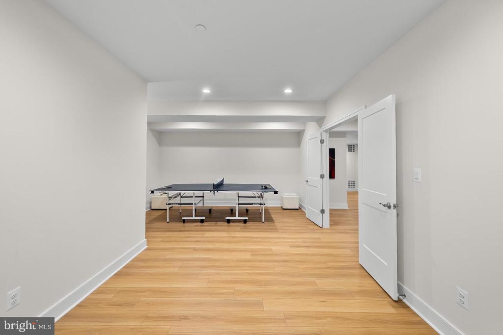 9501 WILDOAK DRIVE