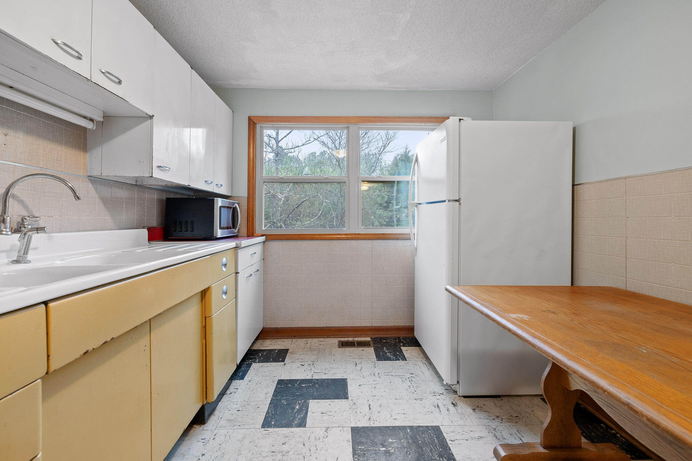 145 Davis Road