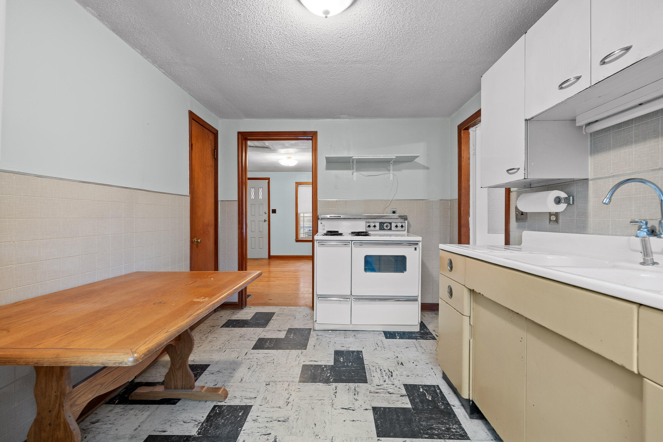 145 Davis Road