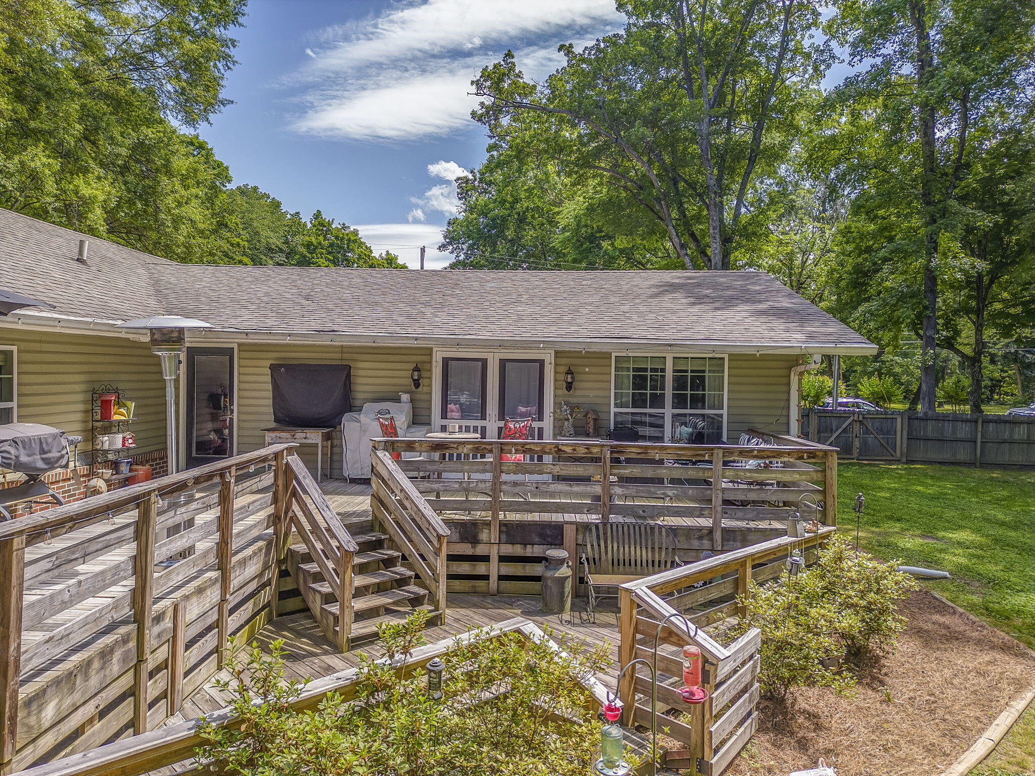 201 N Tibbs Road