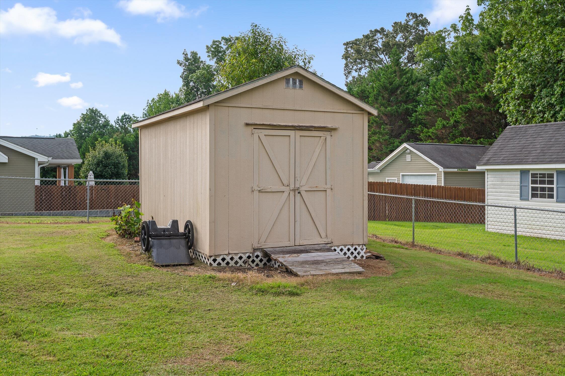 338 Chapman Road