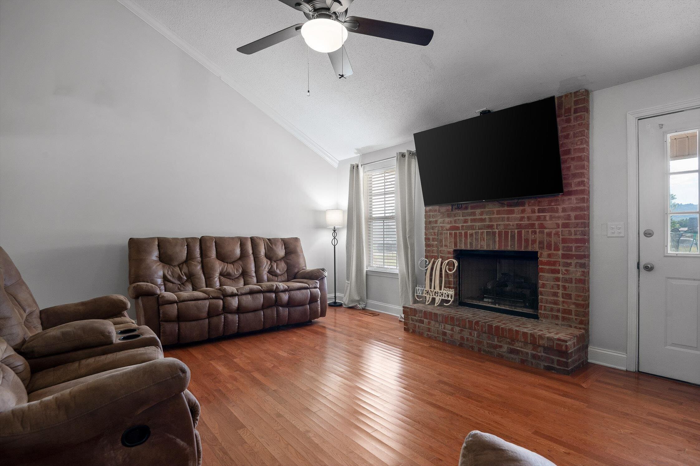 338 Chapman Road