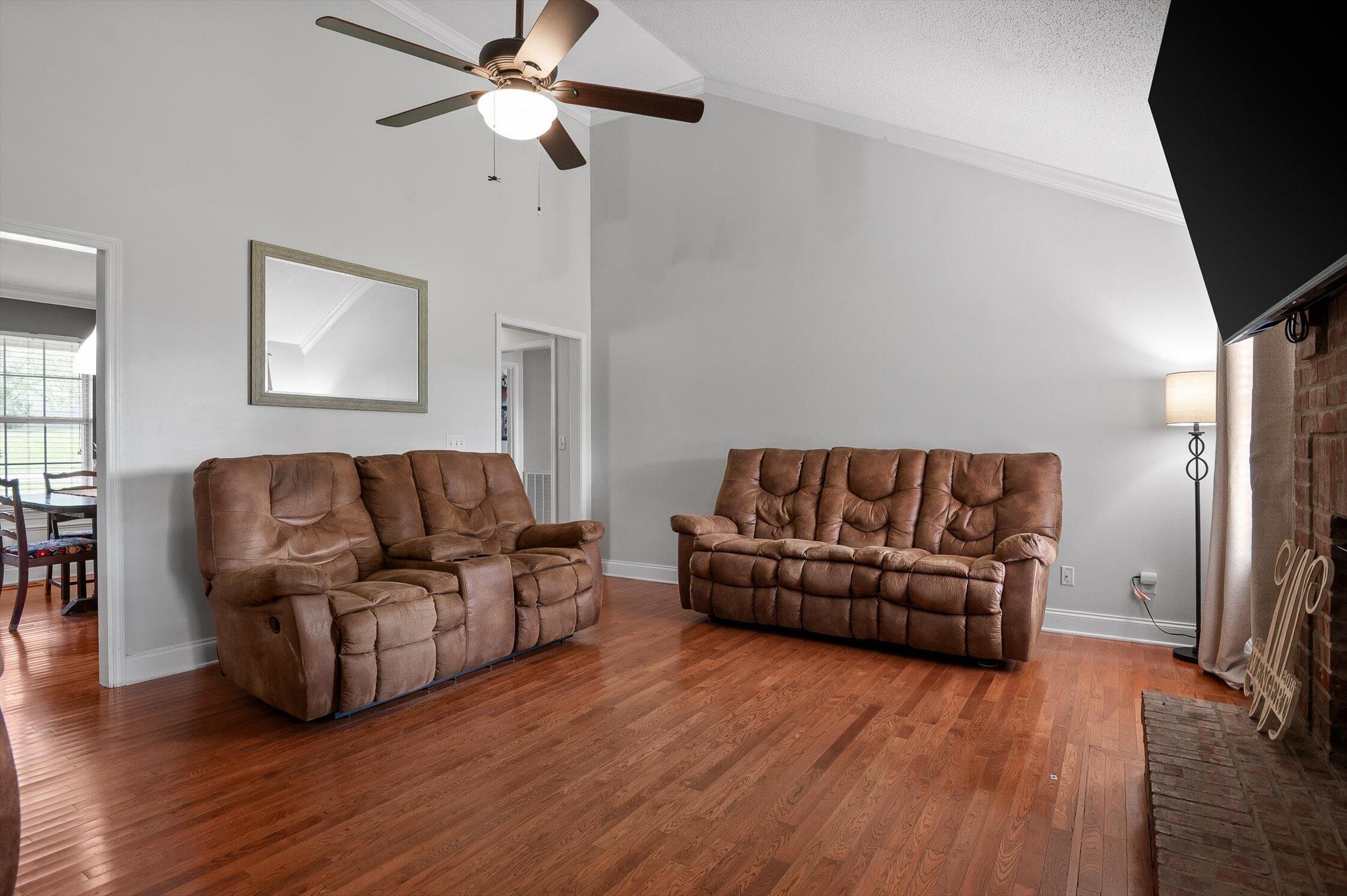 338 Chapman Road