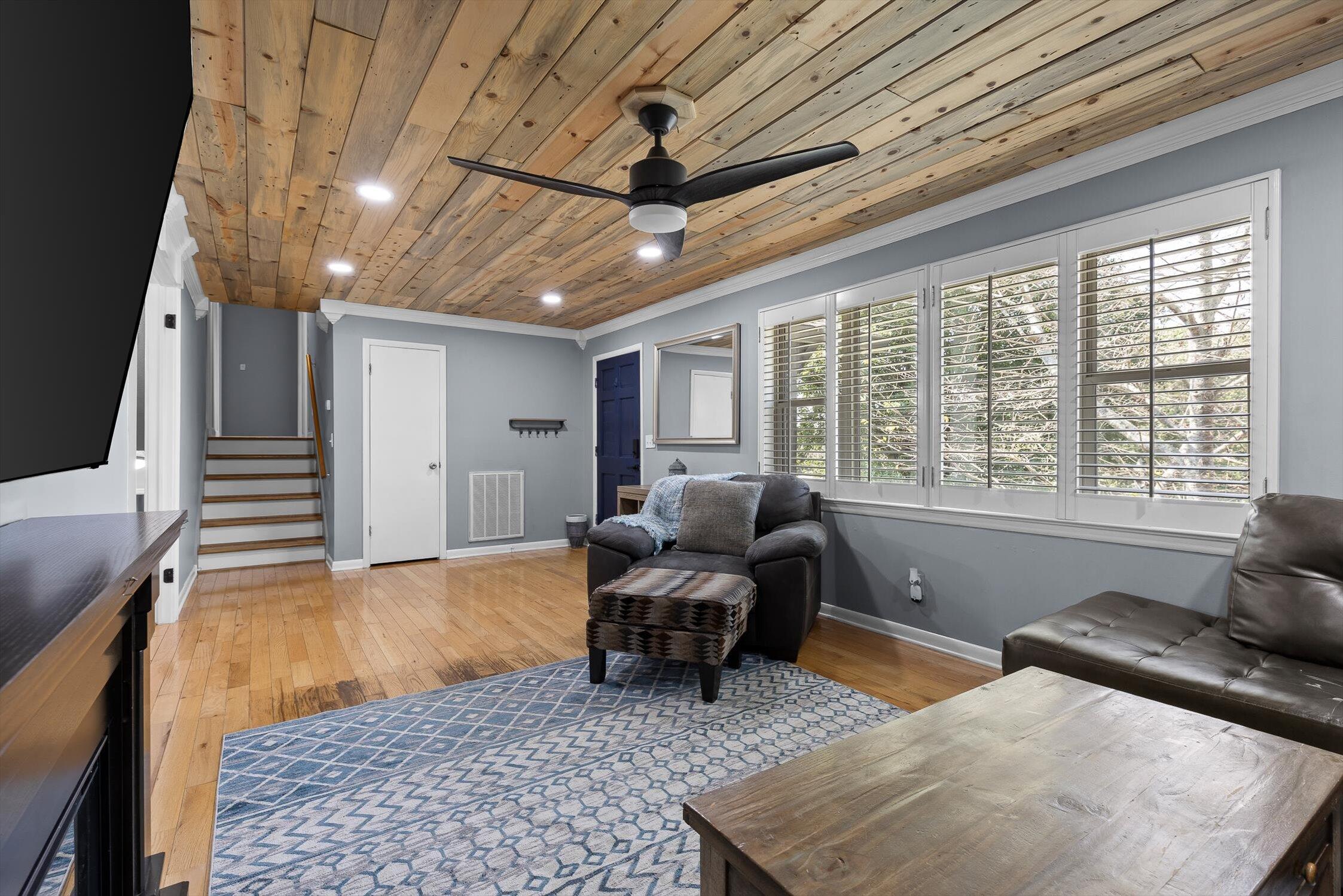 316 Townsend Circle