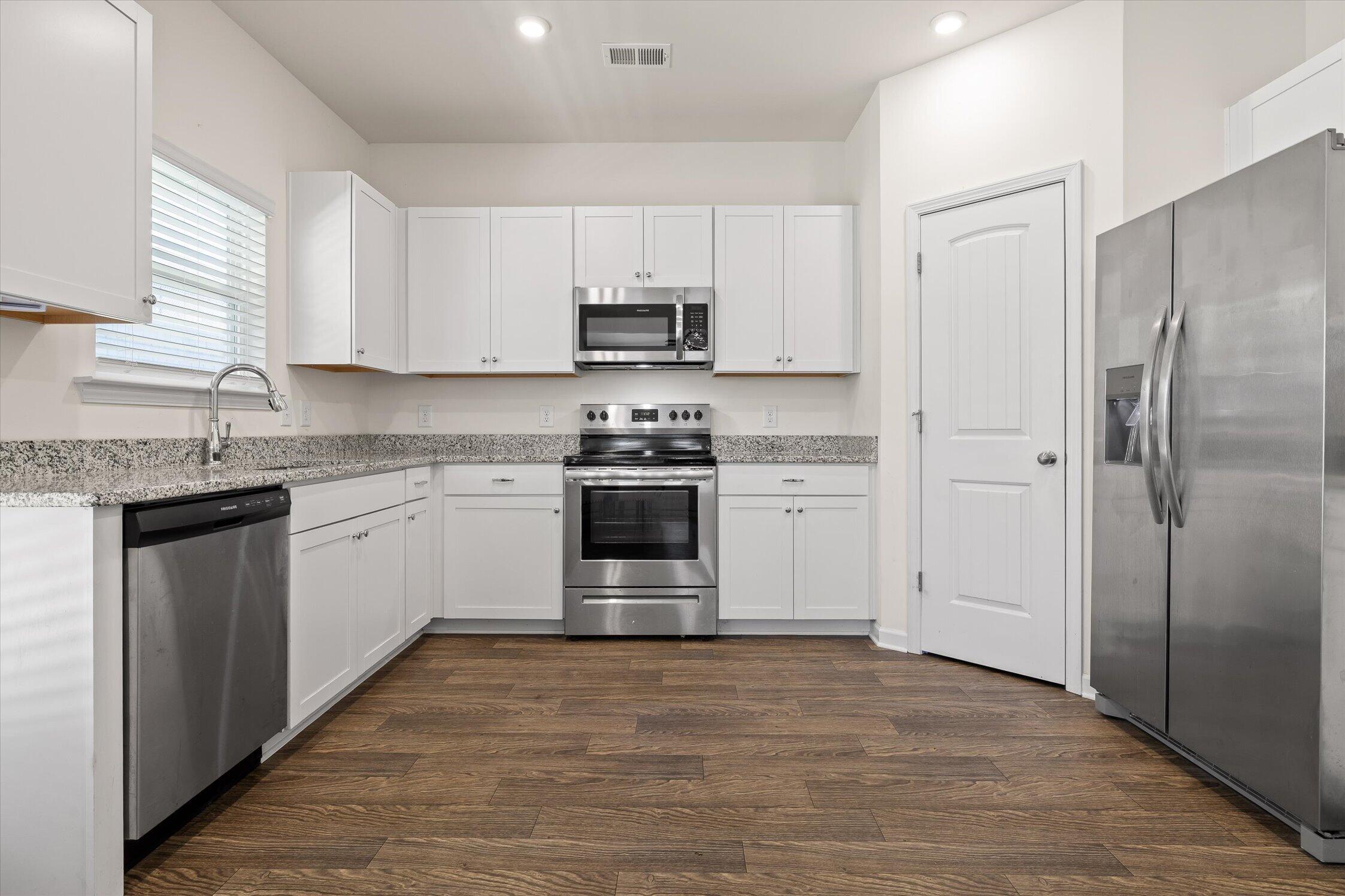 637 Collington Circle