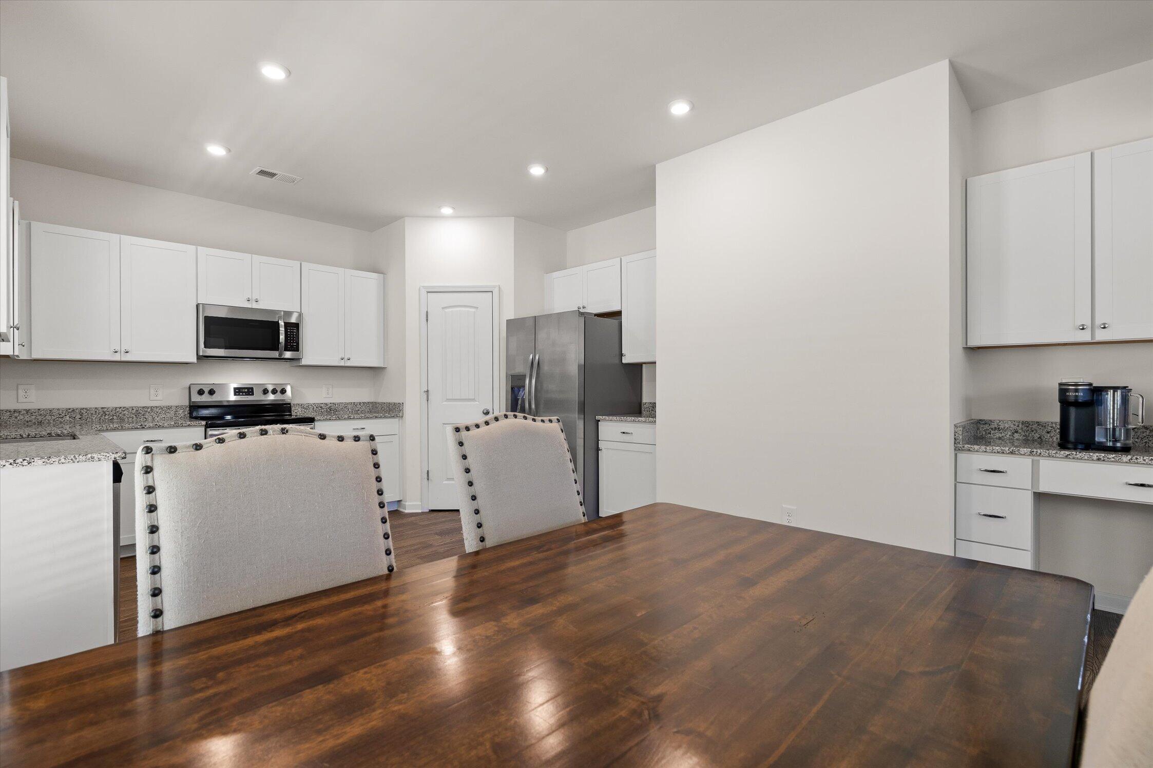 637 Collington Circle