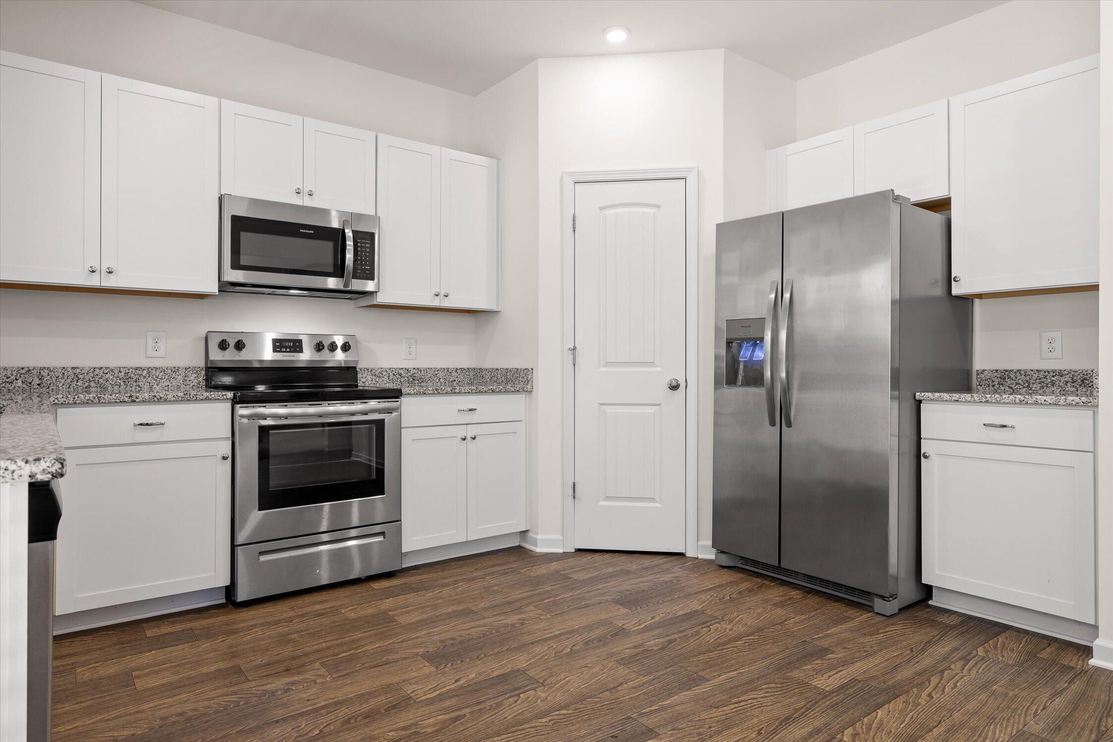 637 Collington Circle