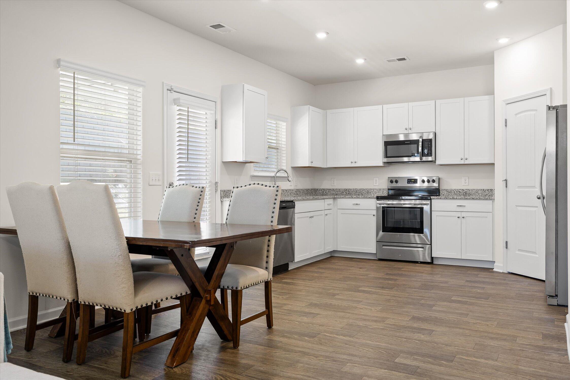 637 Collington Circle