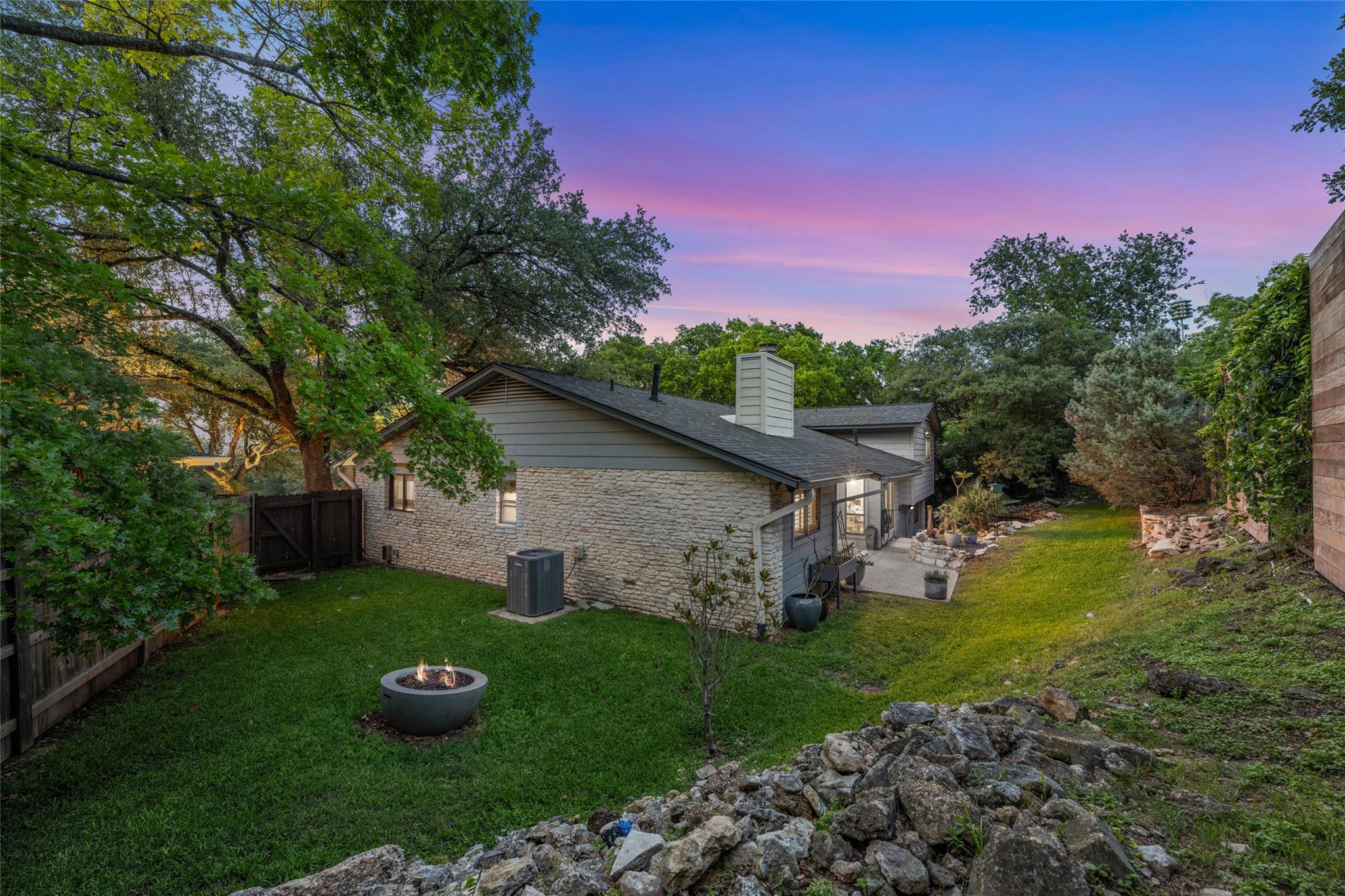 8400 Mesa Doble LN