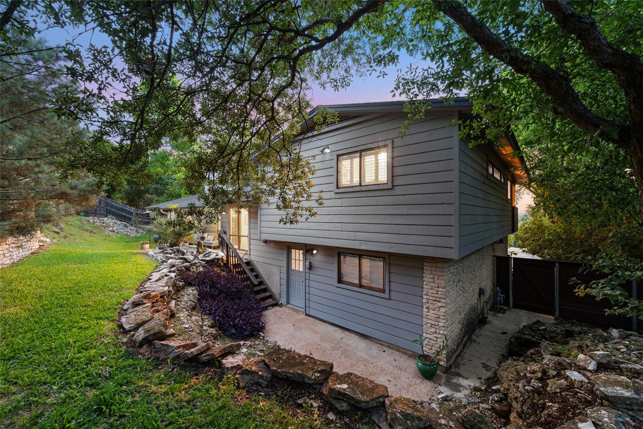 8400 Mesa Doble LN