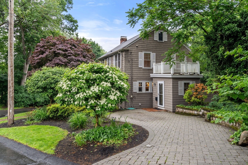 24 Aspen Ave