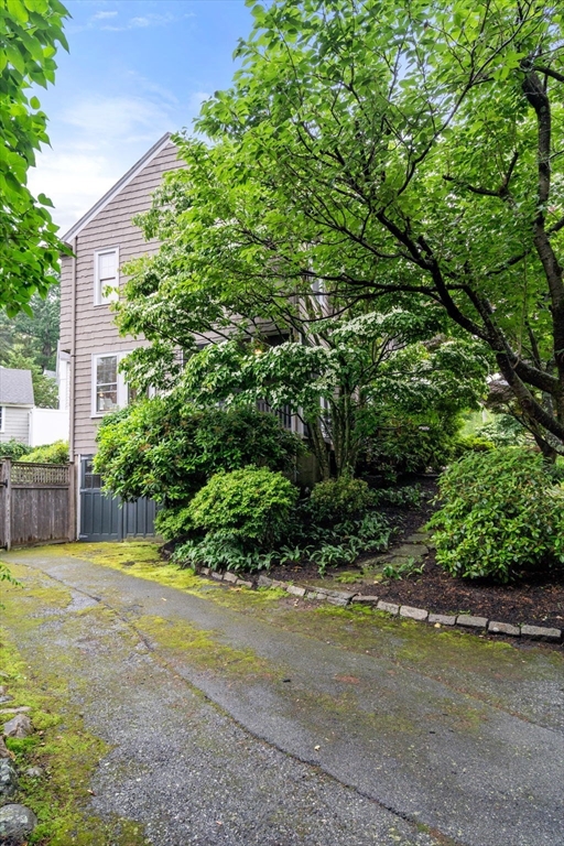 24 Aspen Ave