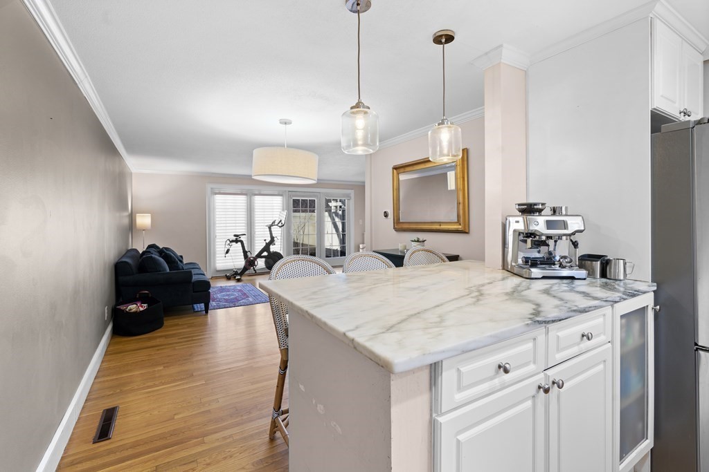 11 Oak St # 37