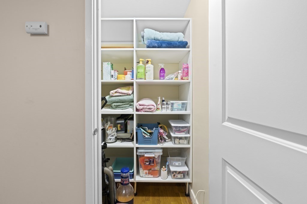 11 Oak St # 37