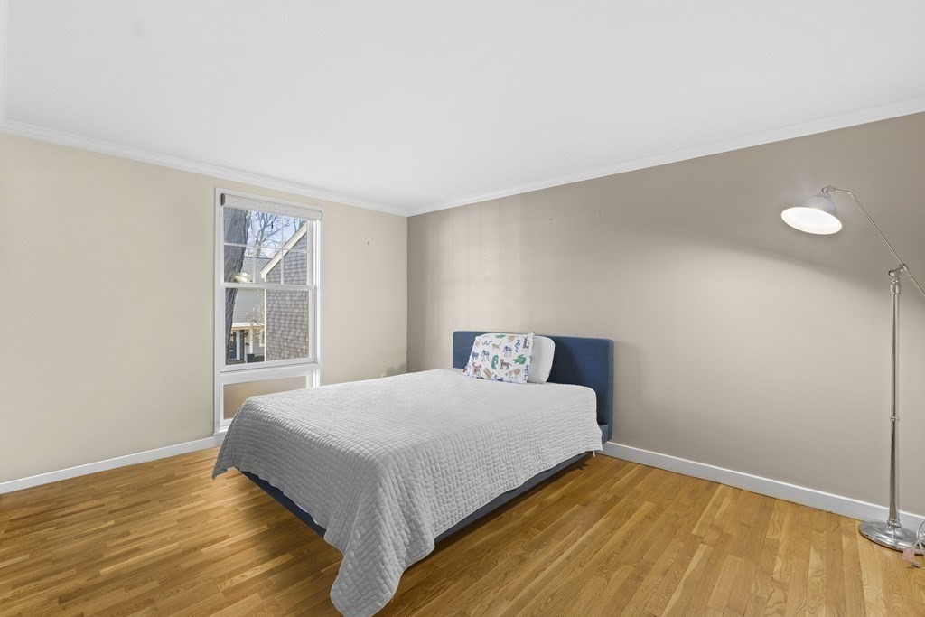 11 Oak St # 37