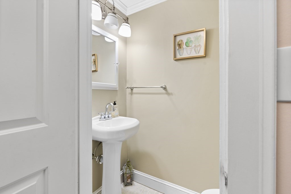 11 Oak St # 37