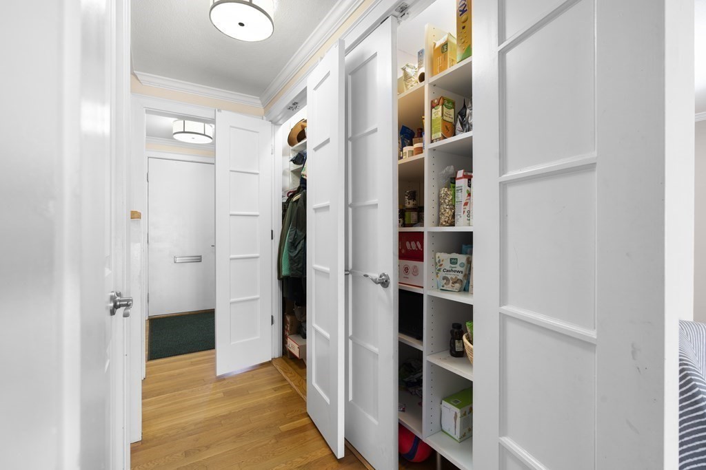 11 Oak St # 37
