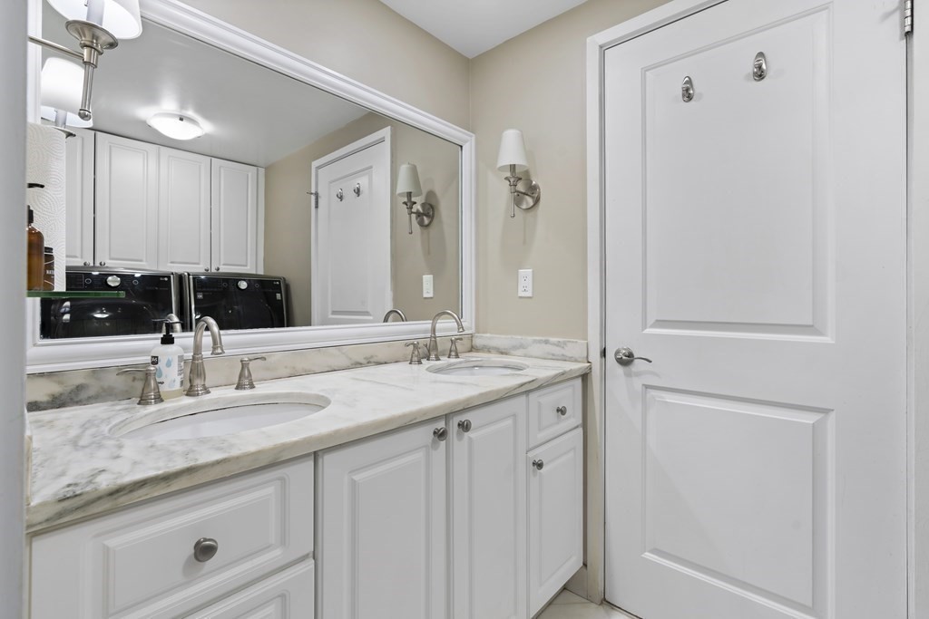 11 Oak St # 37
