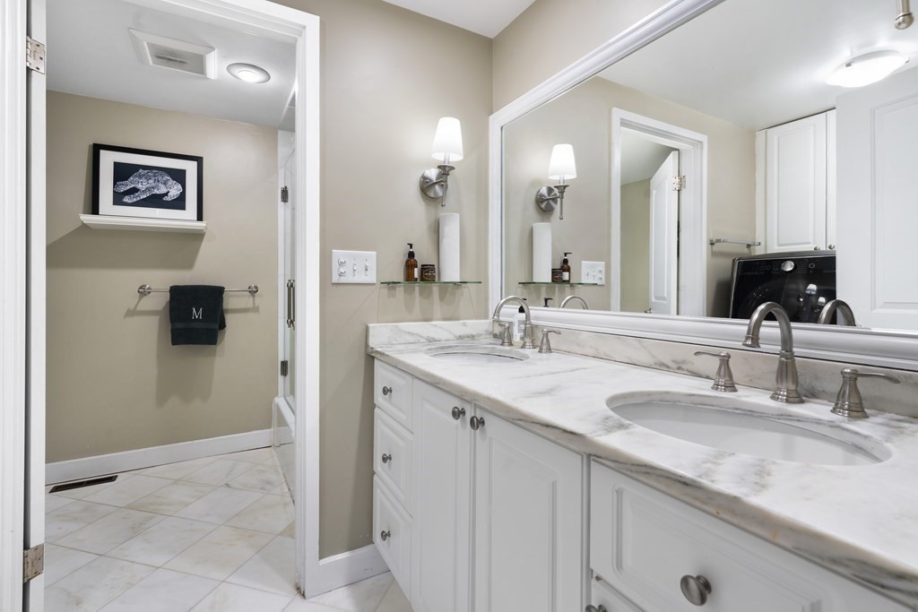 11 Oak St # 37