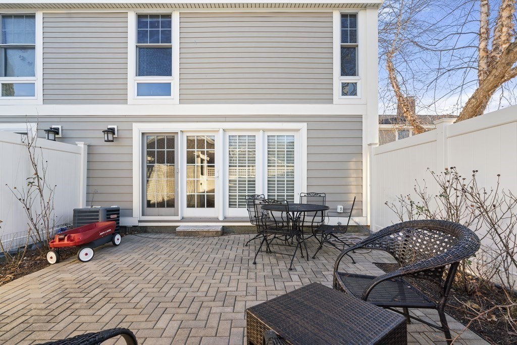 11 Oak St # 37
