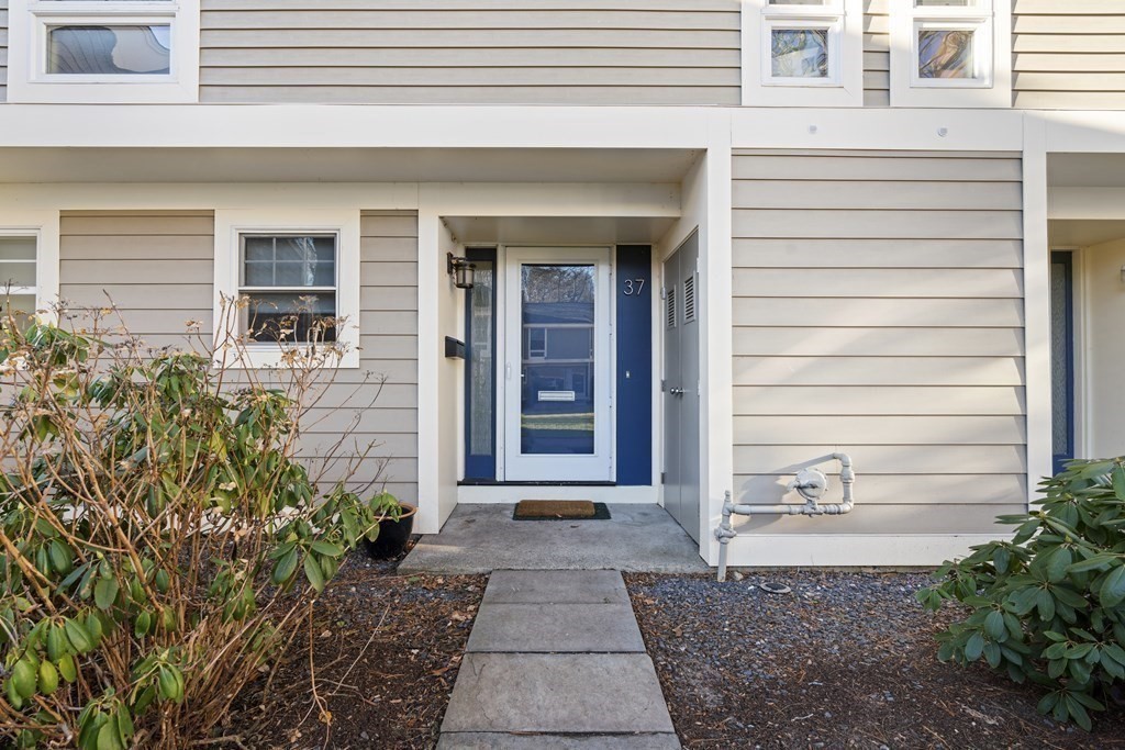11 Oak St # 37