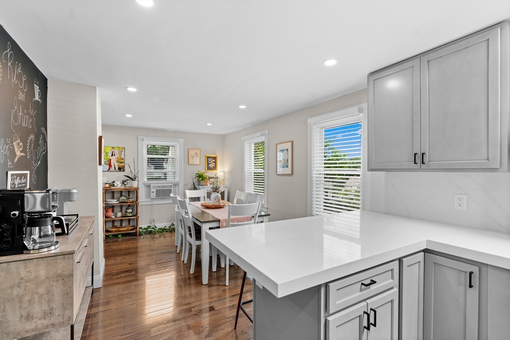 11 Heroult Rd